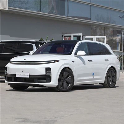 ली ऑटो एल7 4डब्ल्यूडी एसयूवी