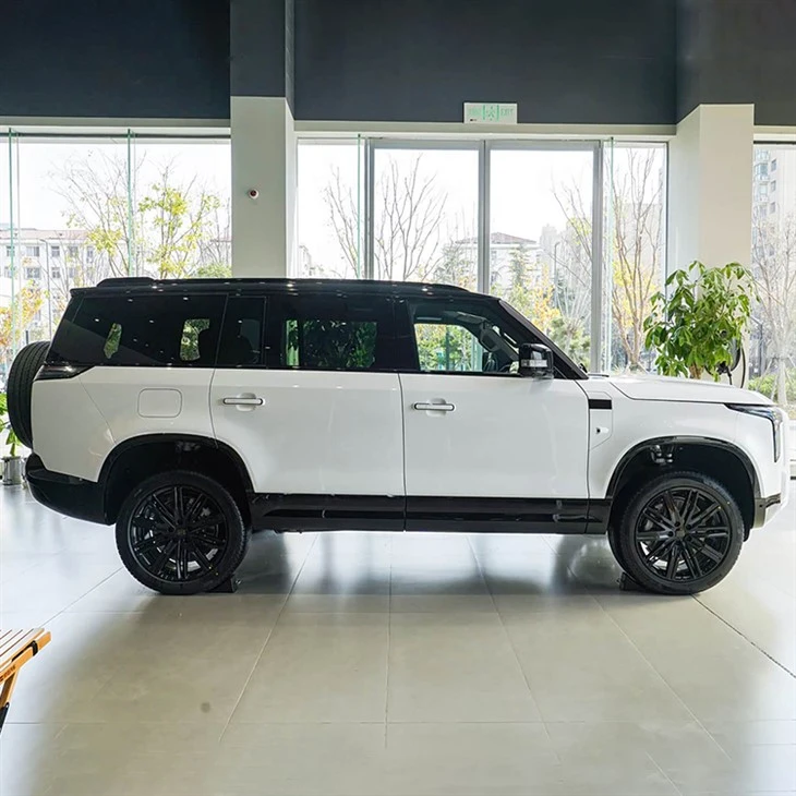 Rox Adamas 2026 Adamas 6/7 Seat Extended Range 150HP MID-Large SUV